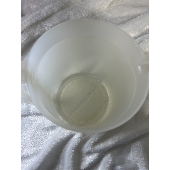 Vintage Tupperware #1575 Sheer 1.5 Qt Beverage Pitcher w/ Blue Push Button‎ Seal - Picture 5 of 7